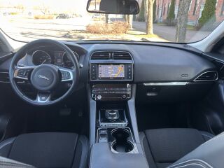 Jaguar F-Pace R-Sport 2.0 132kW