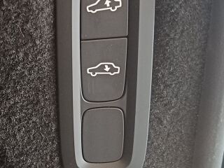 Volvo XC90 AWD B5 KERS 7K 2.0 184kW