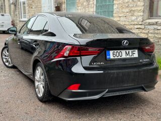 Lexus IS 300h 2.5 133kW