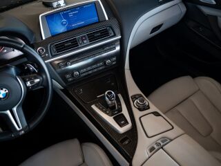 BMW M6 Convertible 4.4 V8 412kW