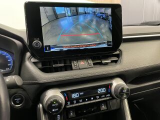 Toyota RAV4 Luxury 2.5 131кВ
