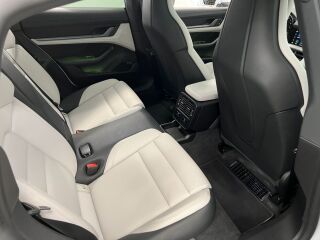 Porsche Taycan 4S 420kW