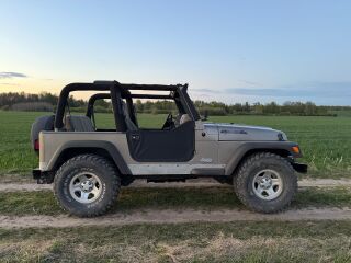 Jeep Wrangler TJ 4.0 142kW