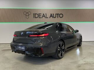 BMW i7 xDrive60  M-Sportpakett Pro Individual 400кВ