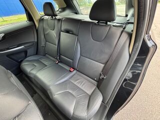 Volvo XC60 Momentum 2.0 R5 D3 100кВ