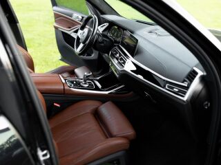 BMW X7 M-Sportpakett Individual B&W Shadowline 3.0 195kW
