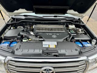 Toyota Land Cruiser V8 Excutive 4.5 V8 200kW