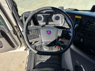 Scania G450 6x2*4 331кВ