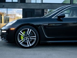 Porsche Panamera S E-Hybrid 3.0 V6 306кВ