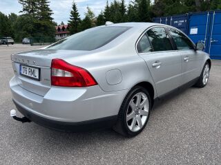 Volvo S80 Momentum 2.4 D5 120kW