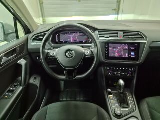 Volkswagen Tiguan R-Line AWD Led+Nav+Cam 2.0 110кВ