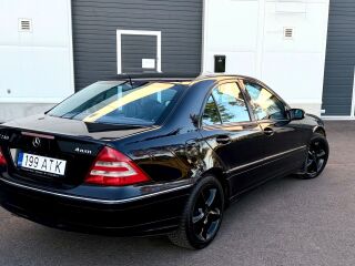 Mercedes-Benz C 240 Avantgarde 4Matic 2.6 125kW