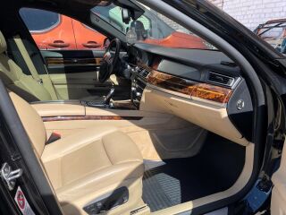 BMW 750 4.4 330kW