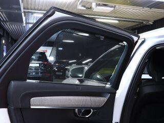 Volvo V90 AWD Inscription 2.0 T6 Recharge Plug-In 186кВ