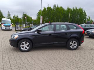 Volvo XC60 MOMENTUM 2.0 R5 120kW