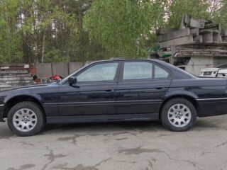 BMW 740