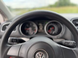 Volkswagen Golf 1.6 77кВ