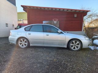 Subaru Legacy 3.0 180kW