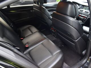 BMW 750 Individual Shadowline 4.4 V8 N63 300kW