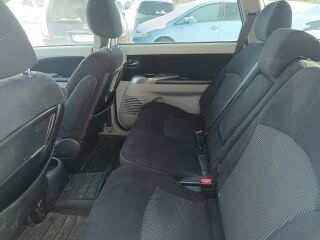 Mitsubishi Grandis 2.4 121kW