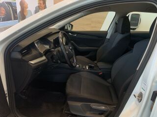 Skoda Octavia Combi Ambition TSI m-Hybrid 1.5 TSI 110кВ