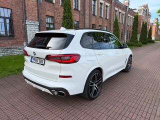 BMW X5 M50 3.0 294kW