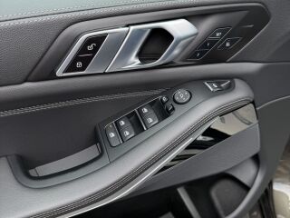 BMW X5 xDrive30d M-Sportpakett 3.0 210kW