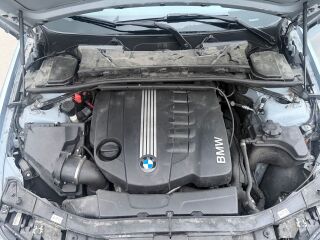 BMW 325 3.0 R6 150kW