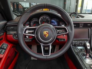 Porsche 911 Turbo S Cabrio 3.8 412kW