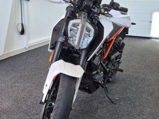 KTM 125 Duke 11кВ
