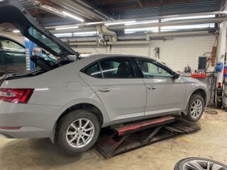 Skoda Superb sportline 1.4 110kW