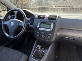 Volkswagen Golf V 1.6 85kW