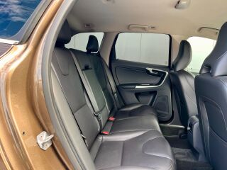 Volvo XC60 AWD Summum Polar+ 2.4 D4 140кВ