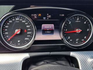 Mercedes-Benz E 220 AVANTGARDE / SPORT STYLE / 2.0 143kW