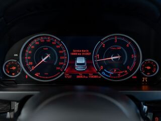 BMW X5 xDrive30d M-Sportpakett 3.0 190кВ