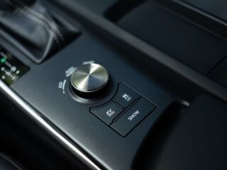Lexus IS 300h 2.5 133кВ