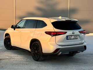 Toyota Highlander Premium 2.5 140kW