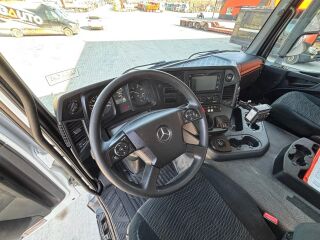 Mercedes-Benz Arocs 3246 8x4 335kW