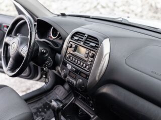 Toyota RAV4 Elegance Facelift 2.0 110kW
