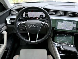 Audi Q8 e-tron 55 SPORTBACK B&O SAFETY PRO 114 kWh Quatto 55 114kwh 300kW