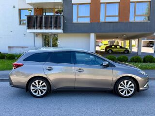 Toyota Auris Activ Hybrid Luxury Facelift 1.8 90kW
