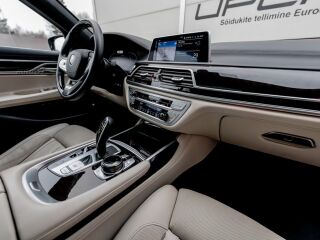 BMW 745 e Individual Plug-In Hybrid 3.0 290кВ