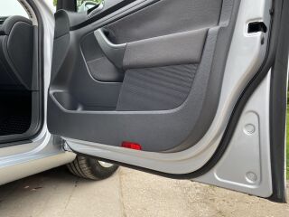 Volkswagen Golf V 1.4 R4 55kW