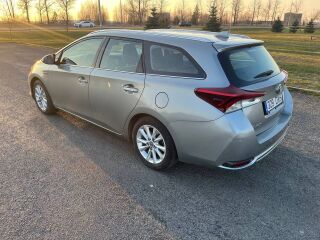Toyota Auris 1.8 73kW