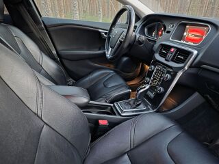 Volvo V40 Inscription 2.0 88кВ