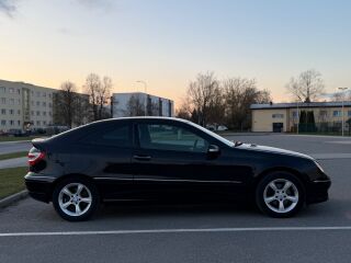 Mercedes-Benz C 220 203CL 2.1 110kW