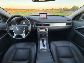 Volvo V70 Momentum 2.4 R5 D5 129кВ