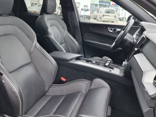 Volvo XC60 R-DESIGN 2.0 145kW