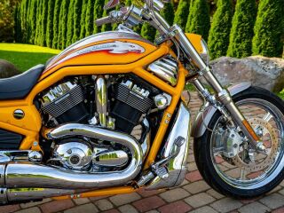 Harley-Davidson VRSCSE2 Screamin' Eagle CVO V-Rod 92кВ