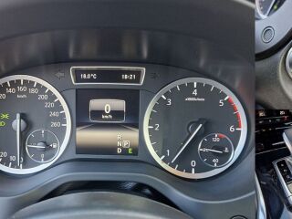 Infiniti Q30 LUXE City Black AWD 2.1 D 125kW